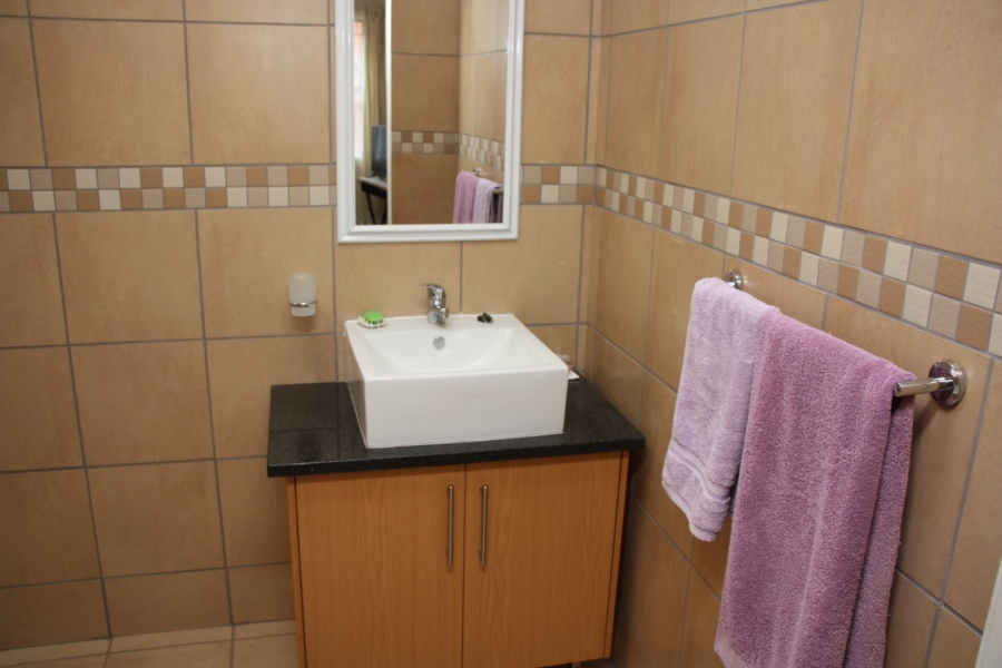 2 Bedroom Property for Sale in Langenhovenpark Free State
